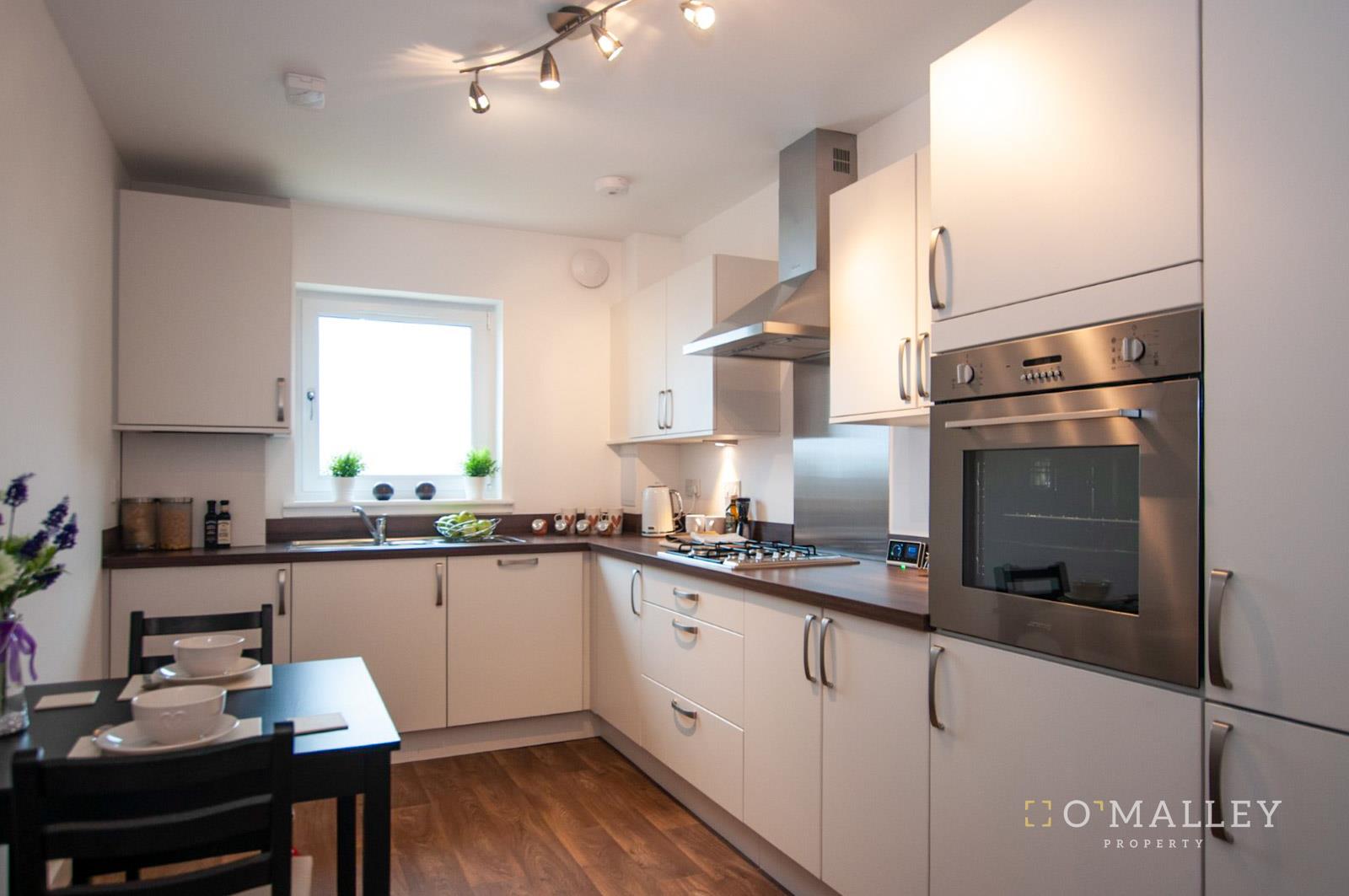 Kitchen 2.jpg
